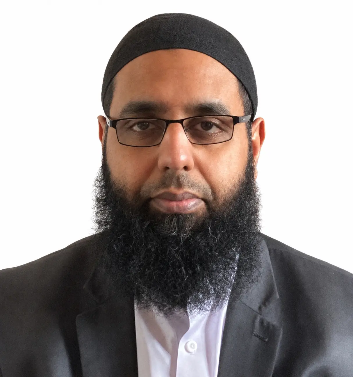 Portrait of Usmaan Rafiq, BACP registered counsellor and Imam